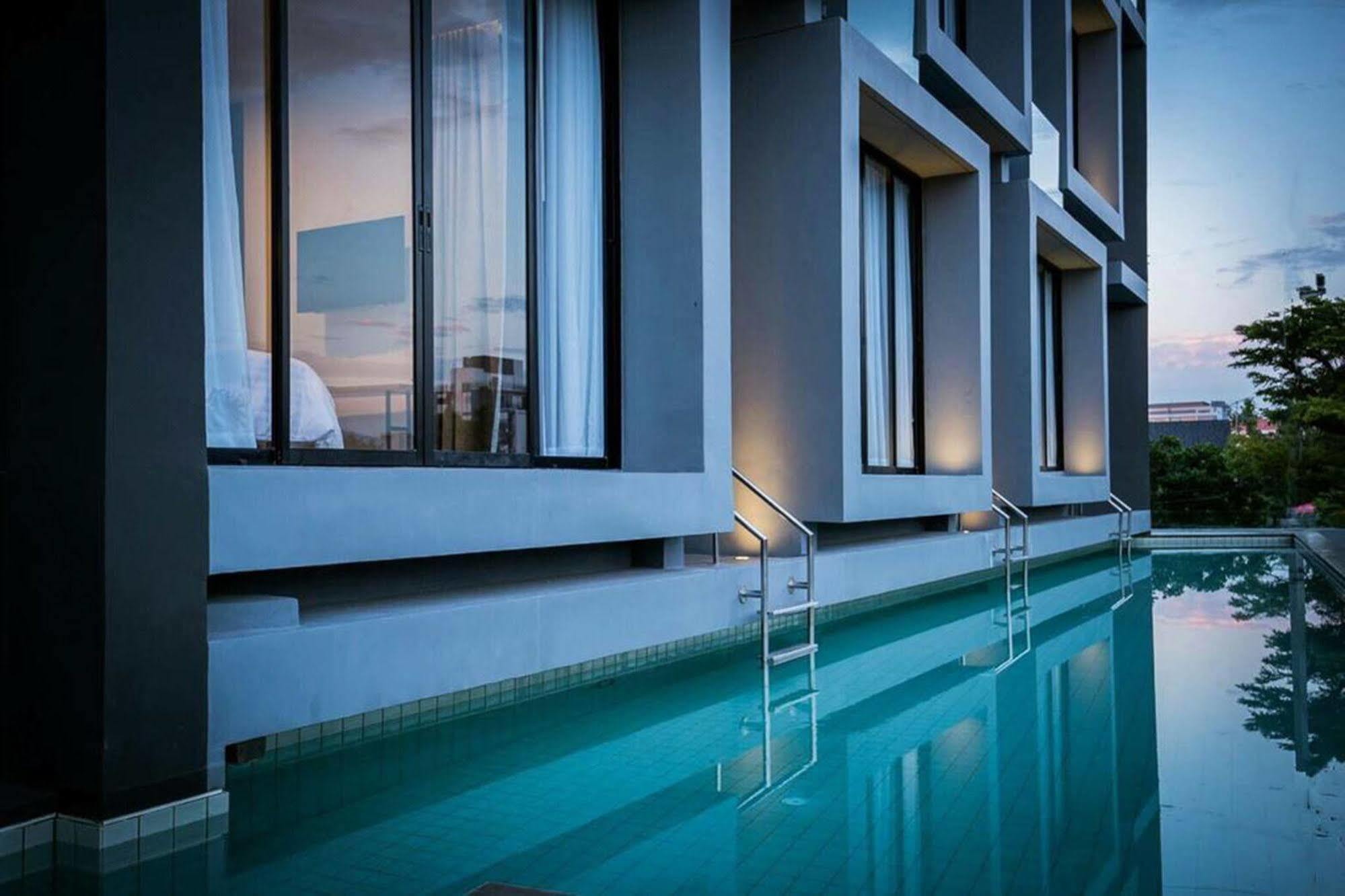 Kalm Bangsaen Hotel Luaran gambar
